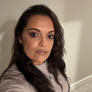 Meet your Posher, Ana